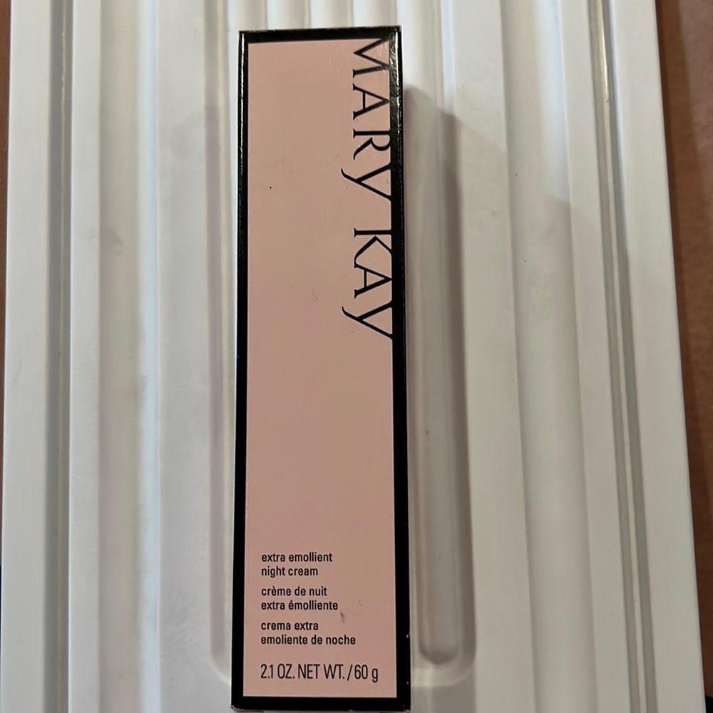Mary kay night emollient night cream brand new for very dry skin